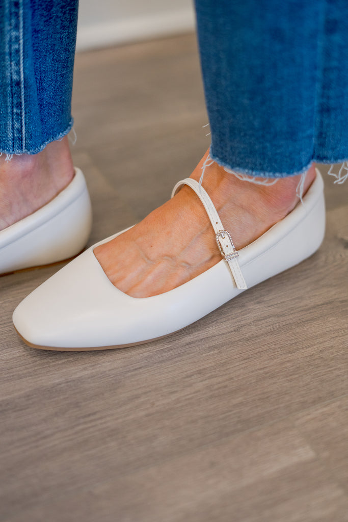 Kiana Ballet Flat in Bone